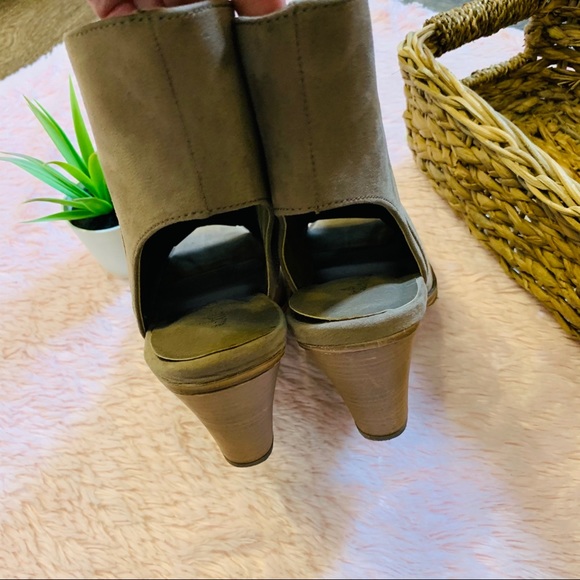 Altar'd State Rohanna Bootie 7.5 Tan Heeled Open - Picture 4 of 9